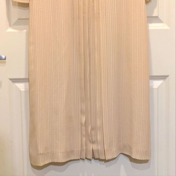 Late 70s Maak Modell 38 Button Front Kaftan with Pleated Details - Picture 5 of 12